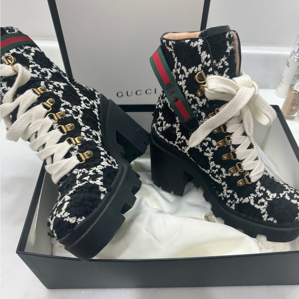 Manogram GG lace up boots